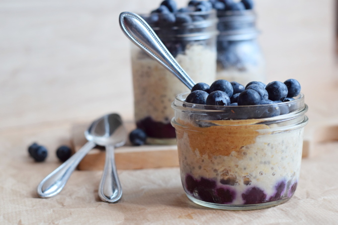 Berry Chia Overnight Oats